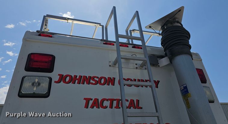 image for item MI9524 2004 Freightliner MT55  mobile command center