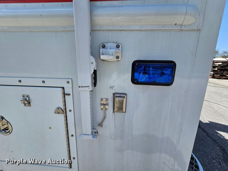 image for item MI9524 2004 Freightliner MT55  mobile command center