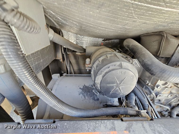 image for item MI9524 2004 Freightliner MT55  mobile command center