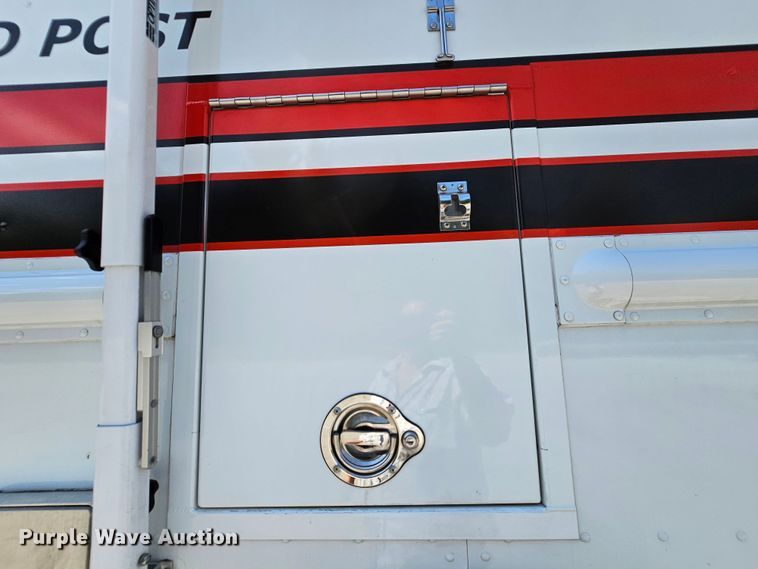 image for item MI9524 2004 Freightliner MT55  mobile command center