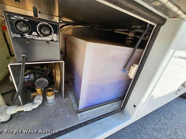 image for item MI9524 2004 Freightliner MT55  mobile command center