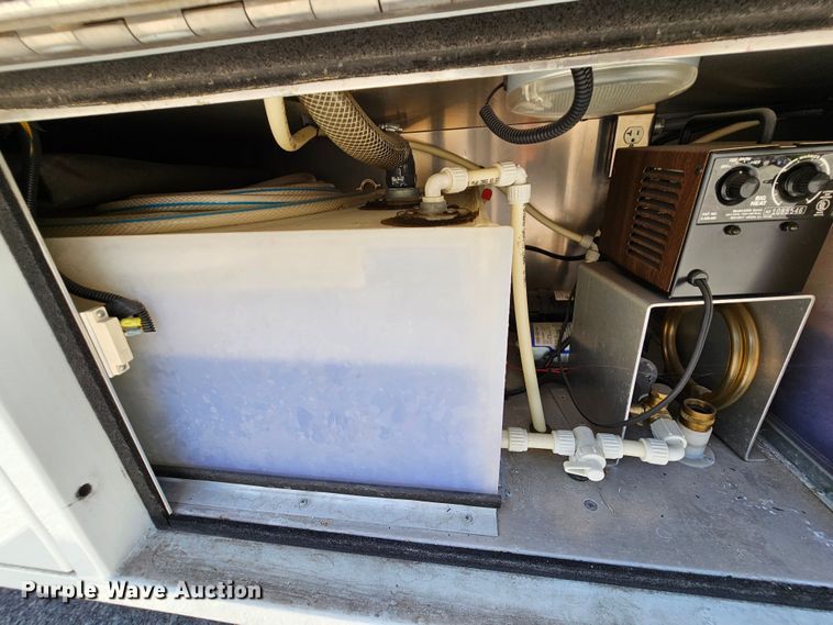 image for item MI9524 2004 Freightliner MT55  mobile command center