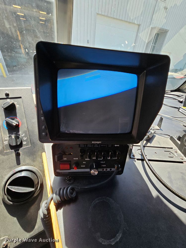 image for item MI9524 2004 Freightliner MT55  mobile command center