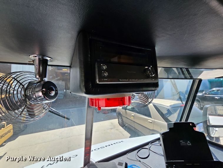 image for item MI9524 2004 Freightliner MT55  mobile command center