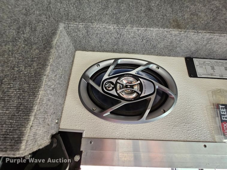 image for item MI9524 2004 Freightliner MT55  mobile command center