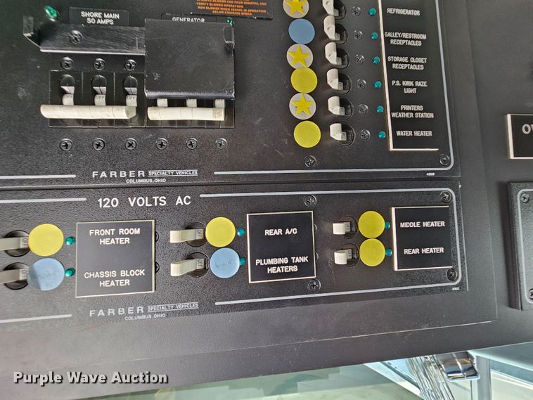 image for item MI9524 2004 Freightliner MT55  mobile command center