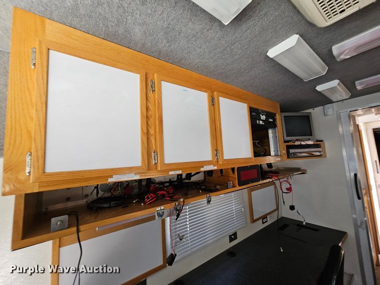 image for item MI9524 2004 Freightliner MT55  mobile command center