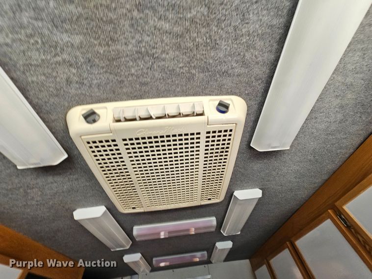 image for item MI9524 2004 Freightliner MT55  mobile command center