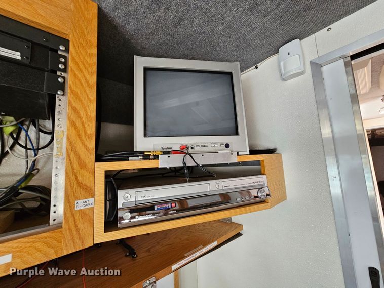 image for item MI9524 2004 Freightliner MT55  mobile command center