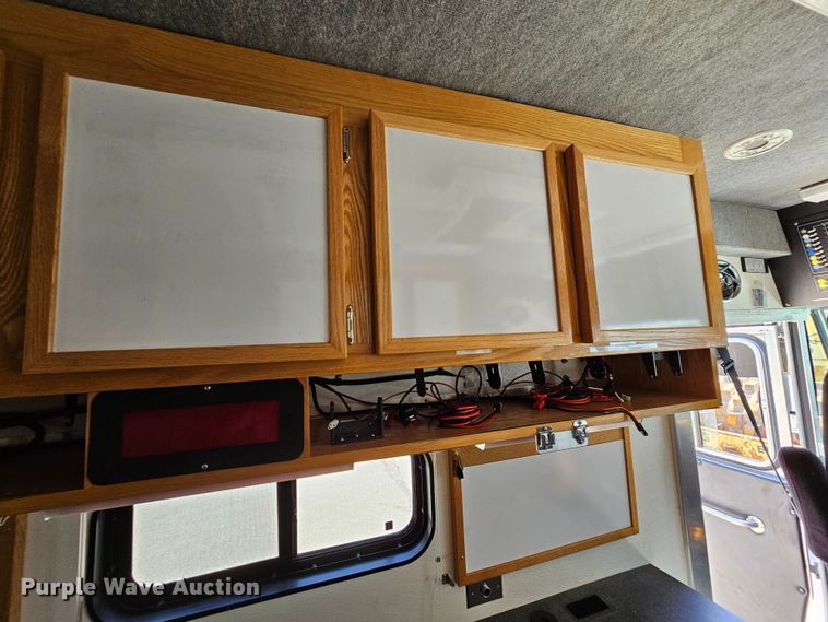 image for item MI9524 2004 Freightliner MT55  mobile command center