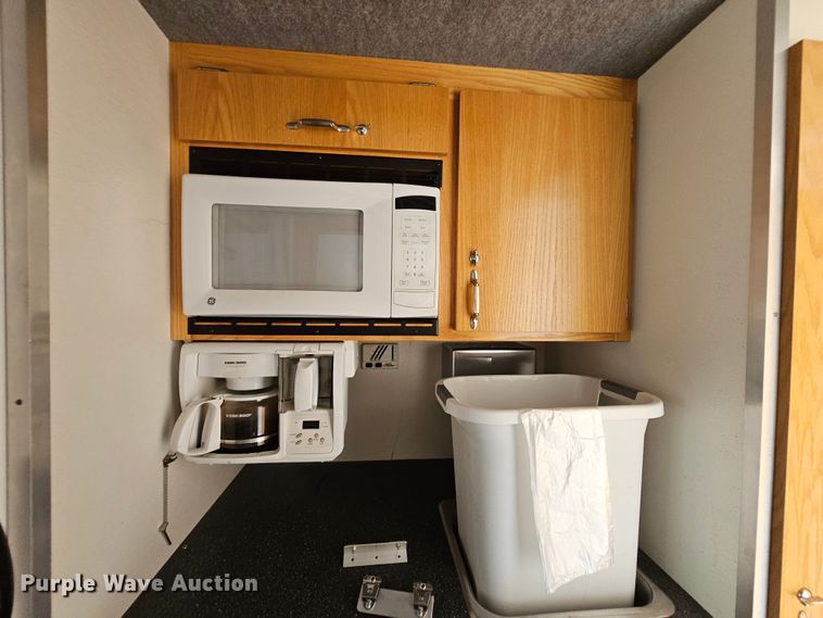 image for item MI9524 2004 Freightliner MT55  mobile command center