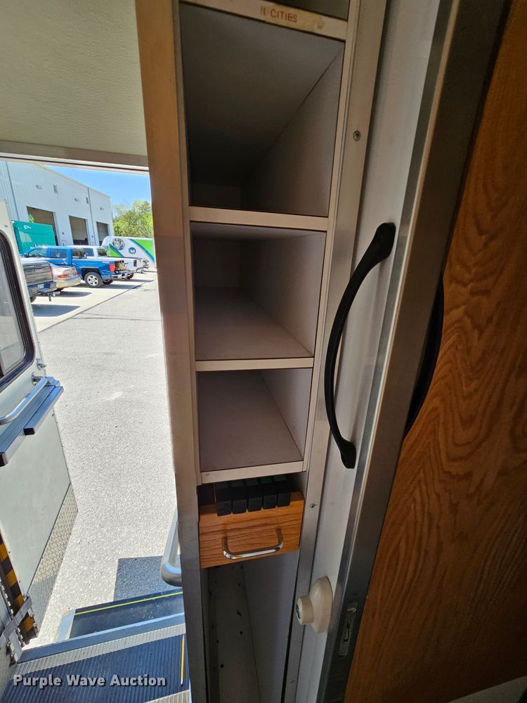 image for item MI9524 2004 Freightliner MT55  mobile command center