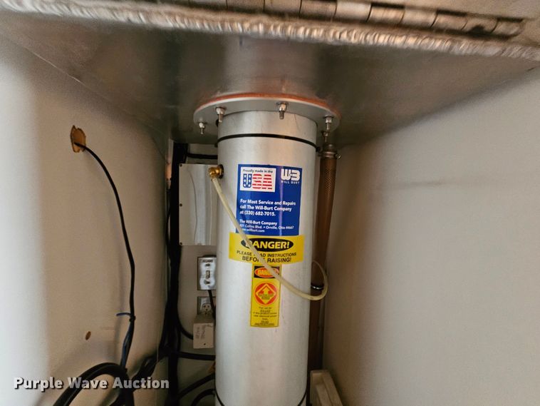 image for item MI9524 2004 Freightliner MT55  mobile command center