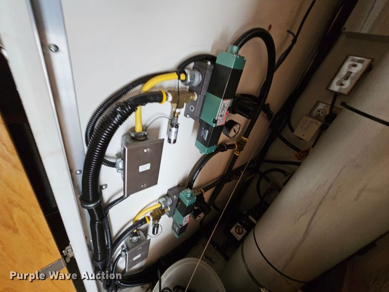 image for item MI9524 2004 Freightliner MT55  mobile command center