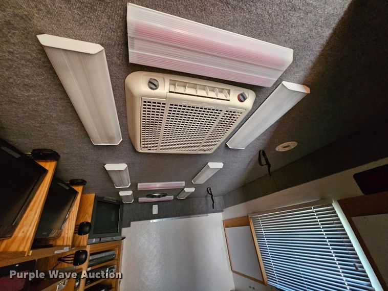 image for item MI9524 2004 Freightliner MT55  mobile command center