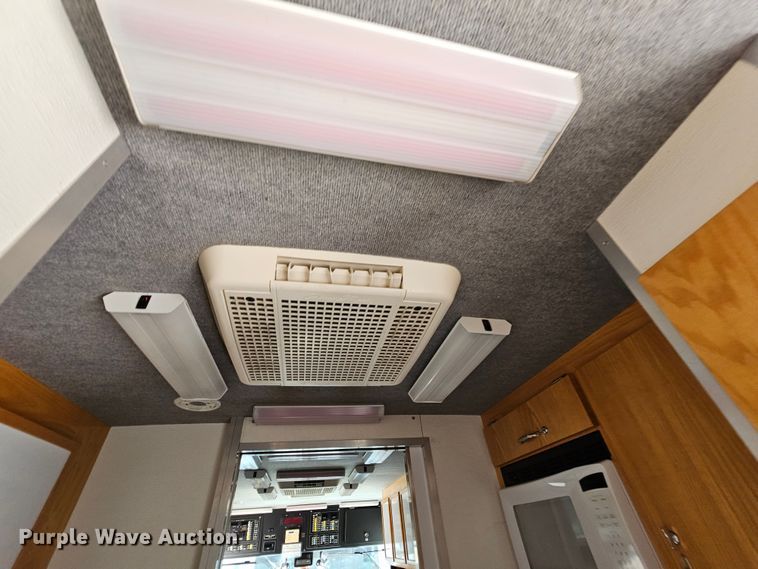 image for item MI9524 2004 Freightliner MT55  mobile command center