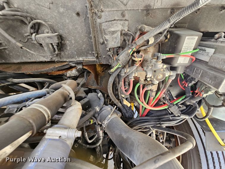 image for item MI9524 2004 Freightliner MT55  mobile command center