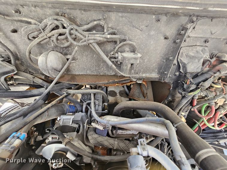 image for item MI9524 2004 Freightliner MT55  mobile command center