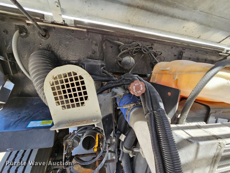 image for item MI9524 2004 Freightliner MT55  mobile command center