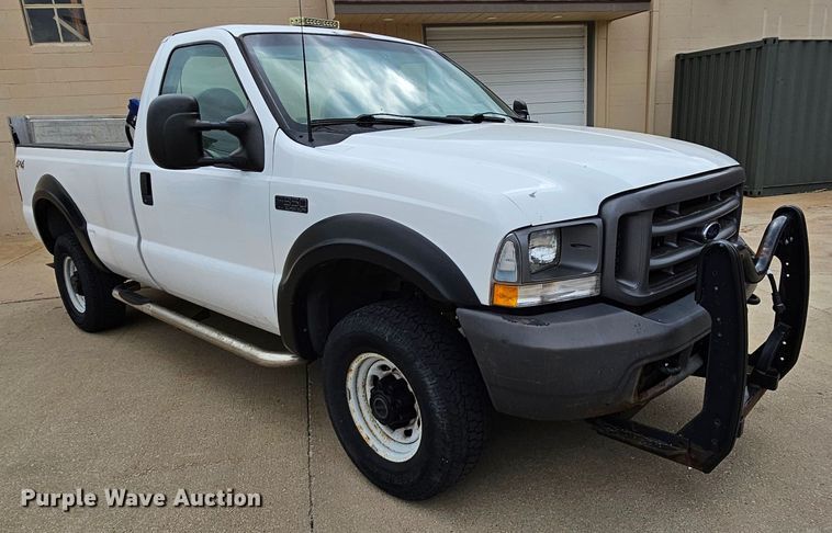 image for item MI9526 2003 Ford F350 Super Duty XL  pickup truck