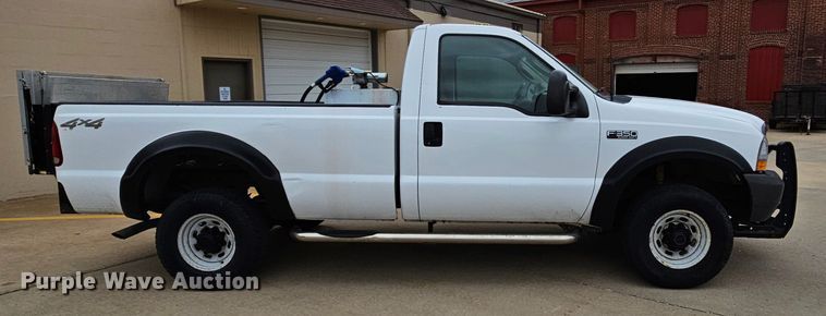 image for item MI9526 2003 Ford F350 Super Duty XL  pickup truck