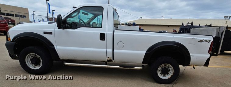 image for item MI9526 2003 Ford F350 Super Duty XL  pickup truck