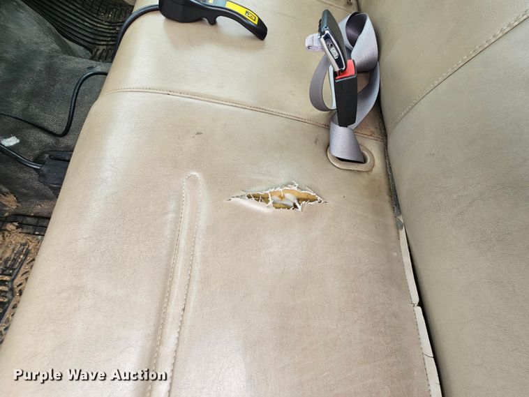 image for item MI9526 2003 Ford F350 Super Duty XL  pickup truck