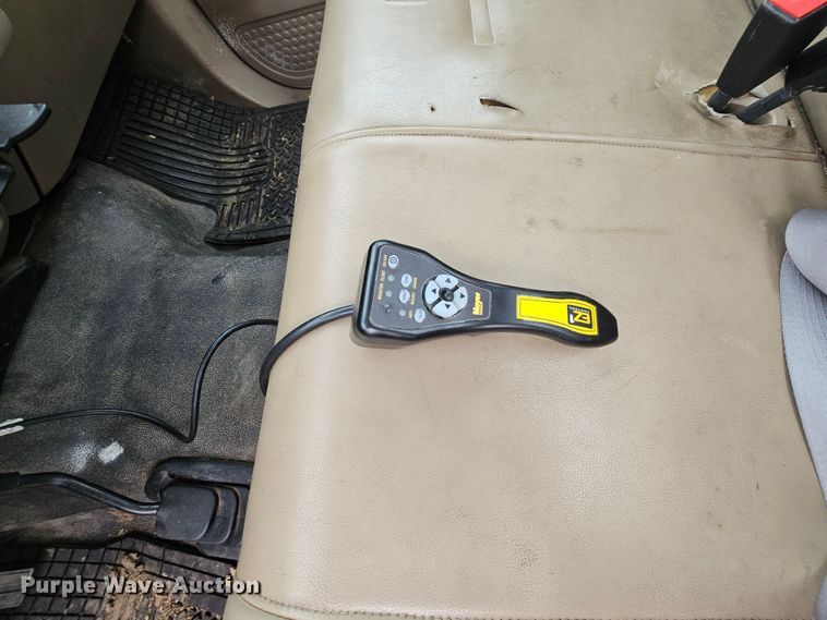 image for item MI9526 2003 Ford F350 Super Duty XL  pickup truck