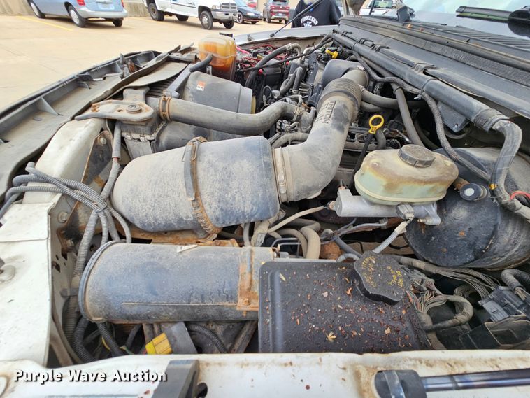 image for item MI9526 2003 Ford F350 Super Duty XL  pickup truck