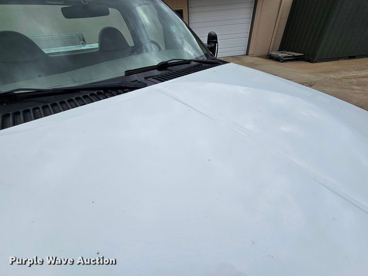 image for item MI9526 2003 Ford F350 Super Duty XL  pickup truck