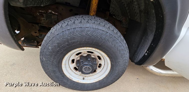 image for item MI9526 2003 Ford F350 Super Duty XL  pickup truck