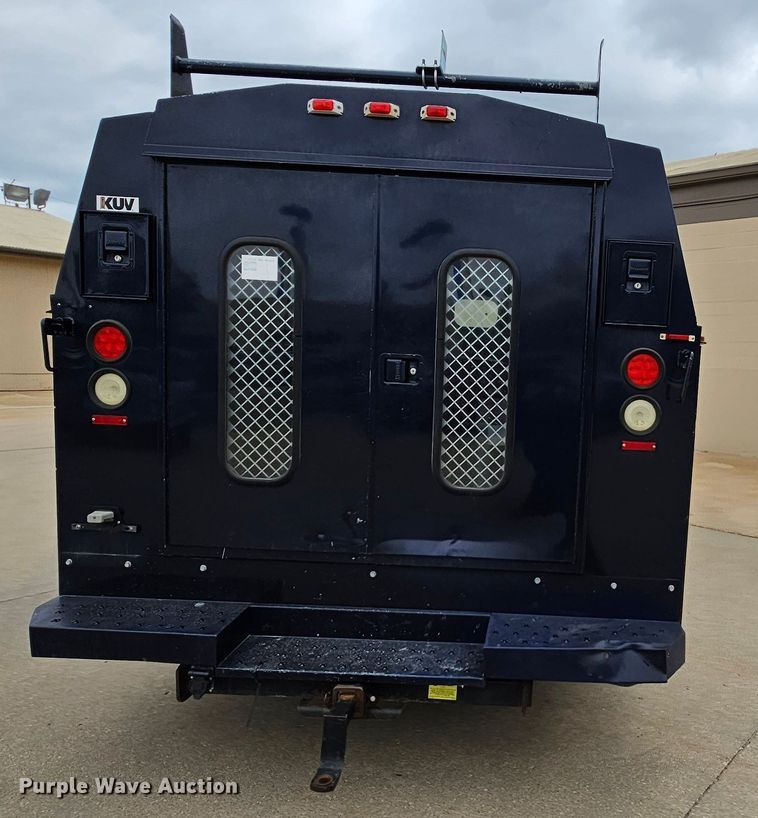 image for item MI9527 2003 Ford E350 Super Duty  utility van