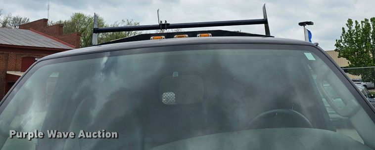 image for item MI9527 2003 Ford E350 Super Duty  utility van