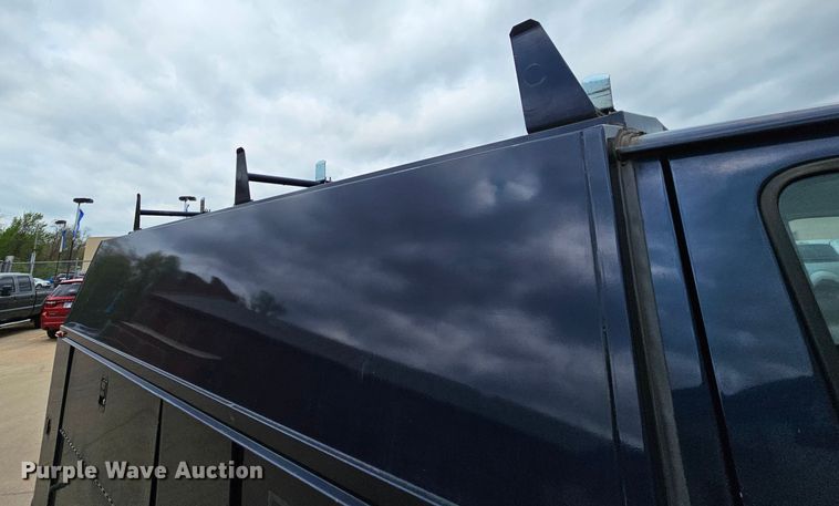 image for item MI9527 2003 Ford E350 Super Duty  utility van