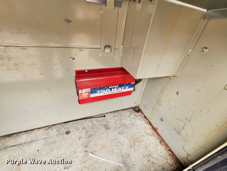 image for item MI9527 2003 Ford E350 Super Duty  utility van