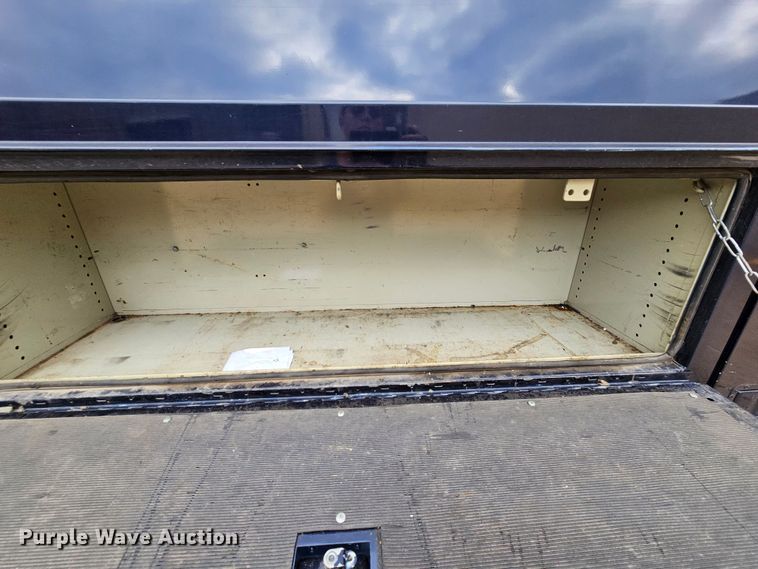 image for item MI9527 2003 Ford E350 Super Duty  utility van