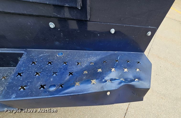 image for item MI9527 2003 Ford E350 Super Duty  utility van