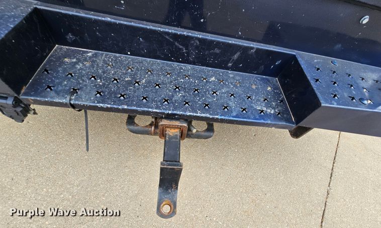 image for item MI9527 2003 Ford E350 Super Duty  utility van