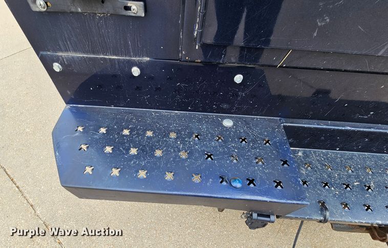 image for item MI9527 2003 Ford E350 Super Duty  utility van