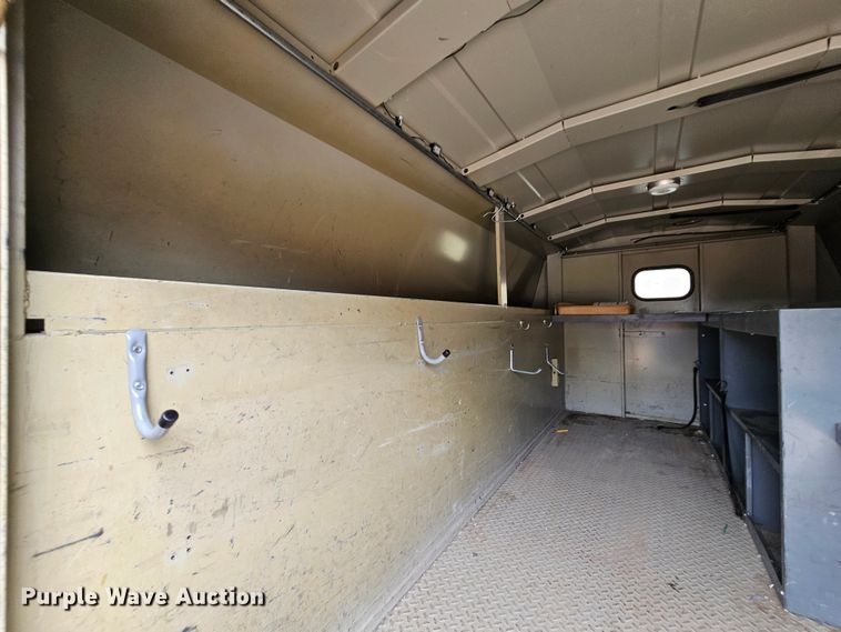 image for item MI9527 2003 Ford E350 Super Duty  utility van