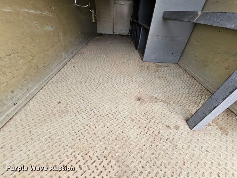 image for item MI9527 2003 Ford E350 Super Duty  utility van