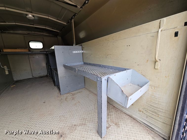 image for item MI9527 2003 Ford E350 Super Duty  utility van