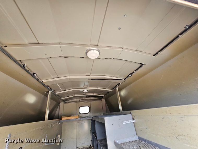 image for item MI9527 2003 Ford E350 Super Duty  utility van