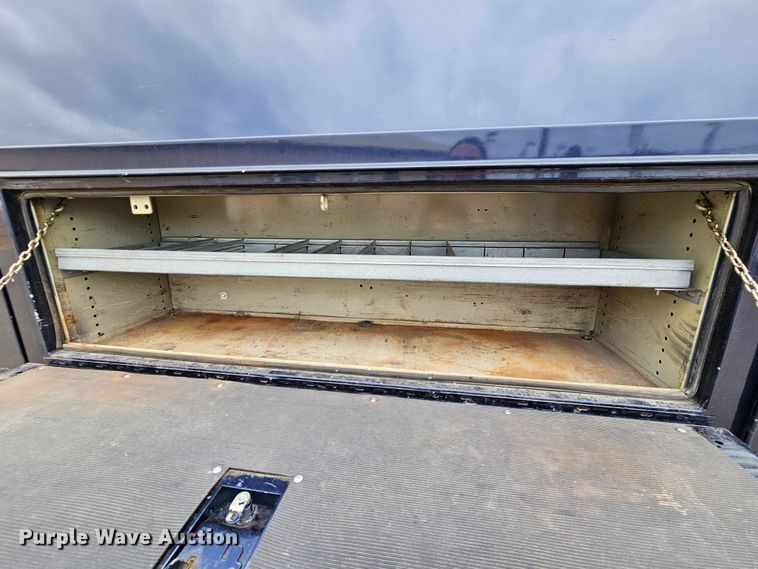 image for item MI9527 2003 Ford E350 Super Duty  utility van