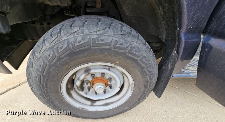 image for item MI9527 2003 Ford E350 Super Duty  utility van