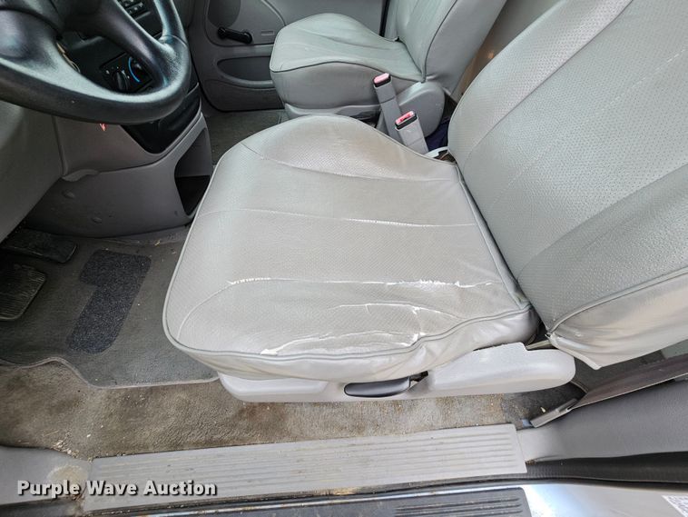 image for item MI9528 1998 Ford Windstar  van