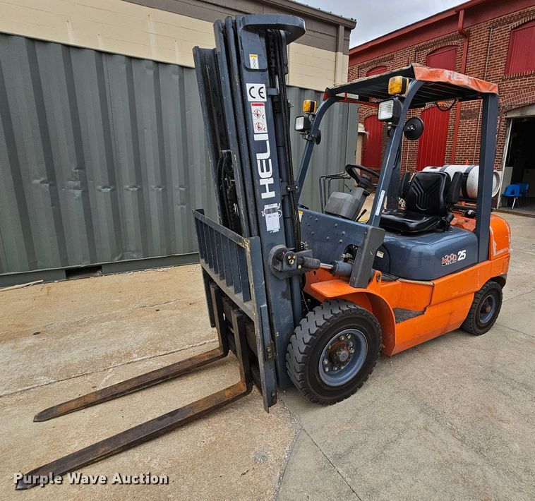 image for item MI9529 Heli H2000  forklift