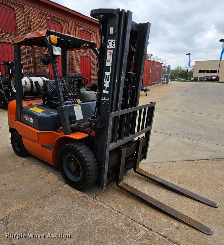 image for item MI9529 Heli H2000  forklift