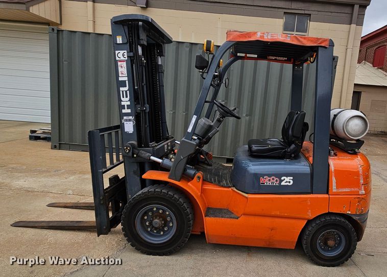 image for item MI9529 Heli H2000  forklift