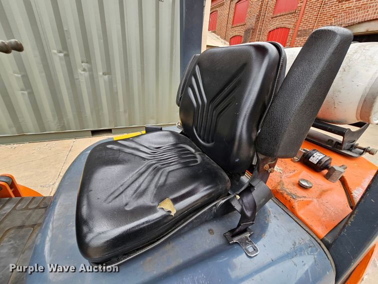 image for item MI9529 Heli H2000  forklift